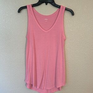 Women’s pink tank top size small.